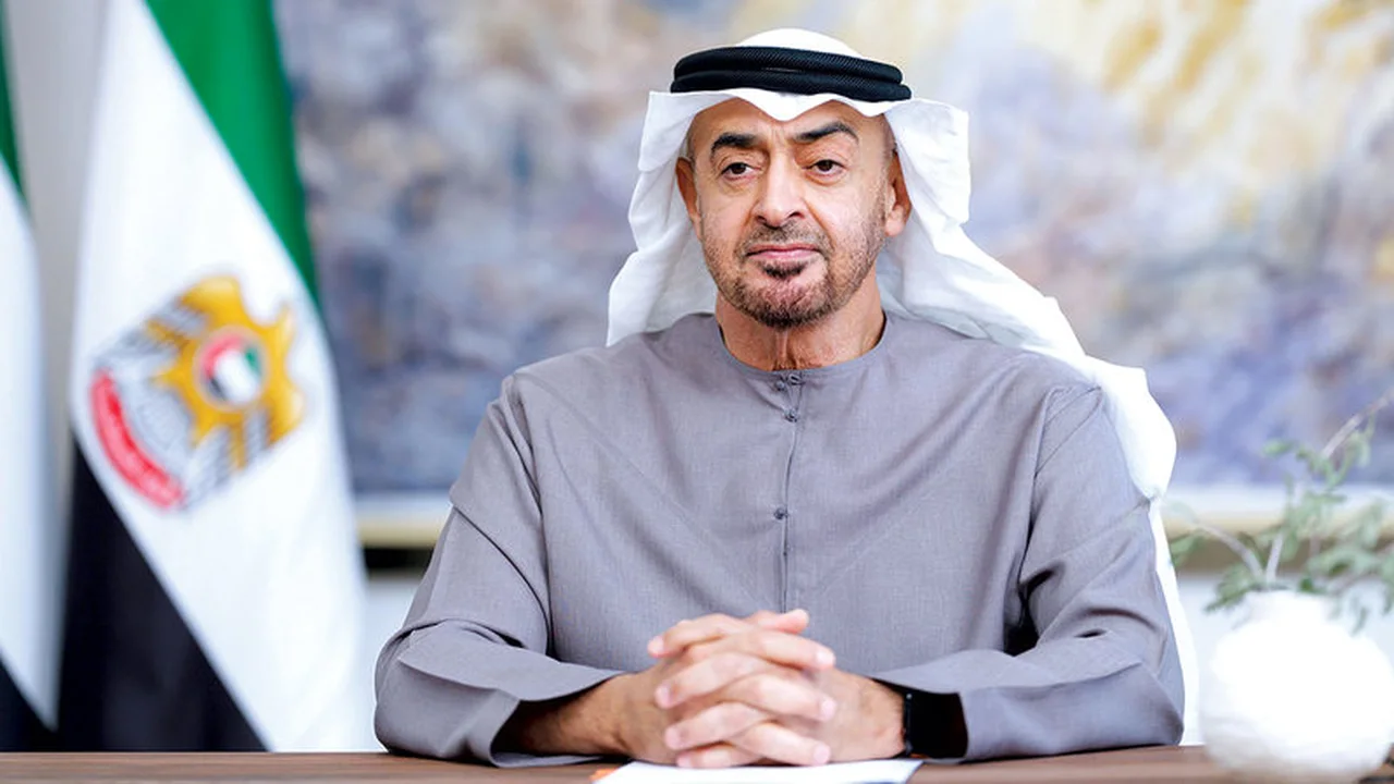 اتصال هاتفي.. رئيس الدولة يبحث تعزيز التعاون المشترك مع رئيس وزراء اليونان